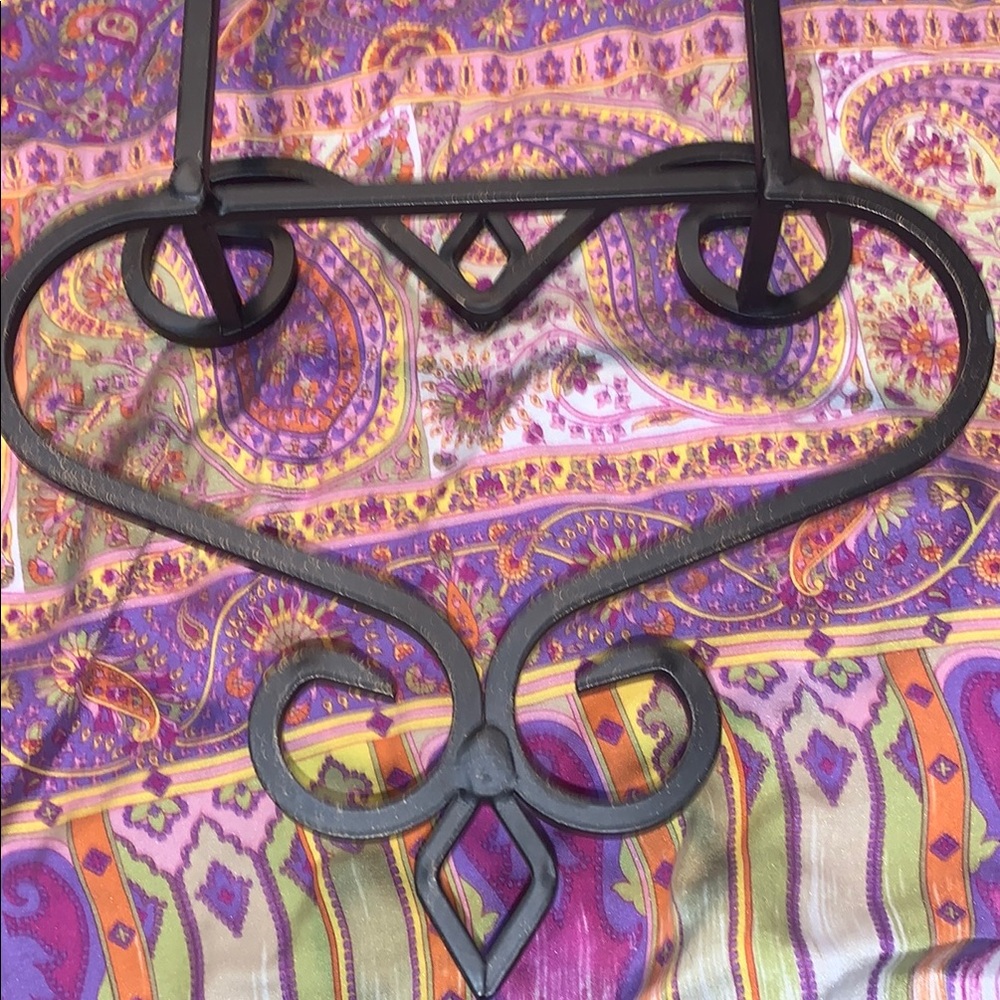 Vintage elegant Black Wrought Iron Metal Two Plate Wall Decor - Picture 8 of 12